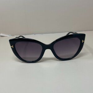 Minue | Aretha Sunglasses in Black